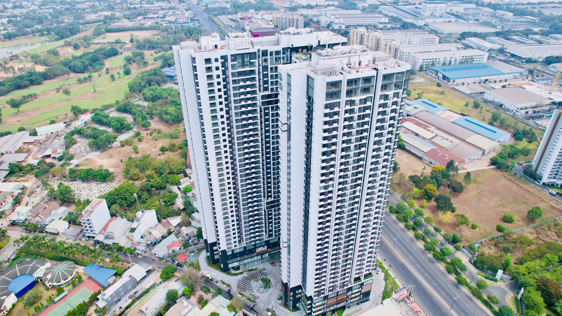 TIẾN ĐỘ THỰC TẾ CĂN HỘ THE EMERALD GOLF VIEW