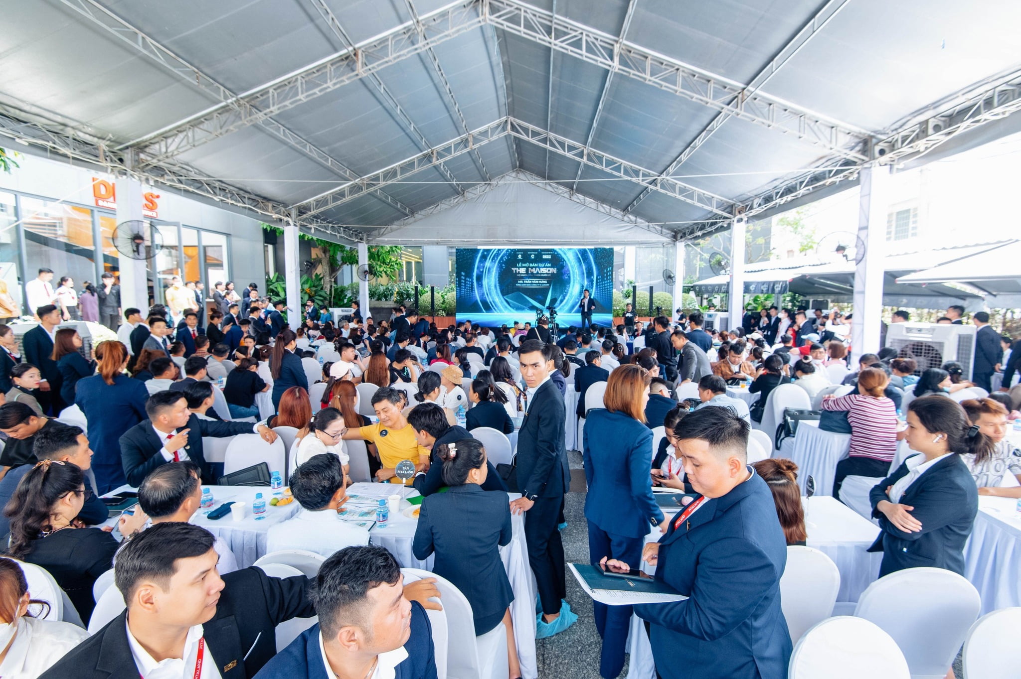 mở bán The Maison