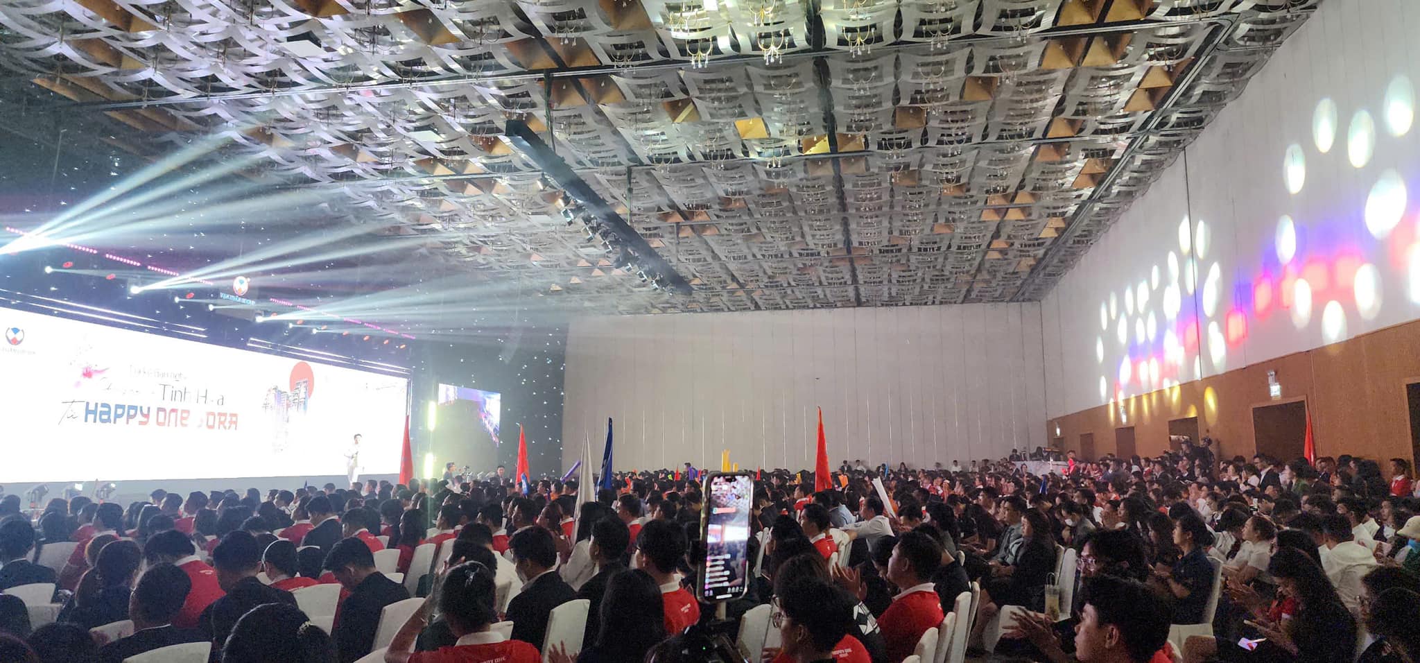 Lễ "Ra quân" Happy One Sora