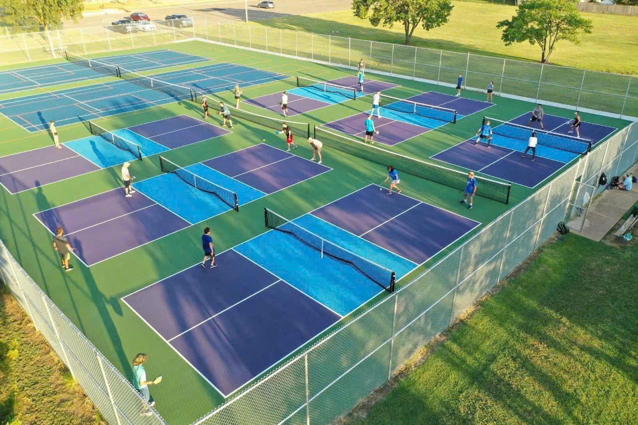 10 sân Pickleball và một sân tập golf hiện đại