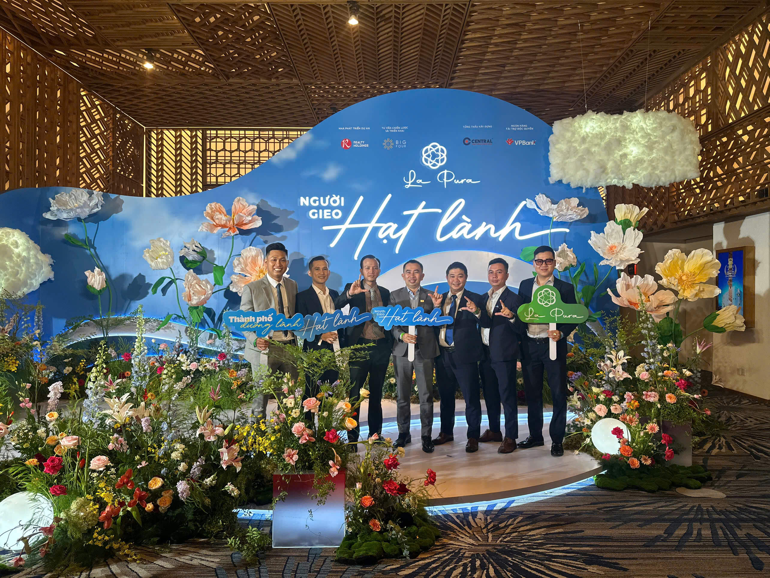 Lãnh Đạo Pitaland tại Lễ Ký Kết Dự án LaPura