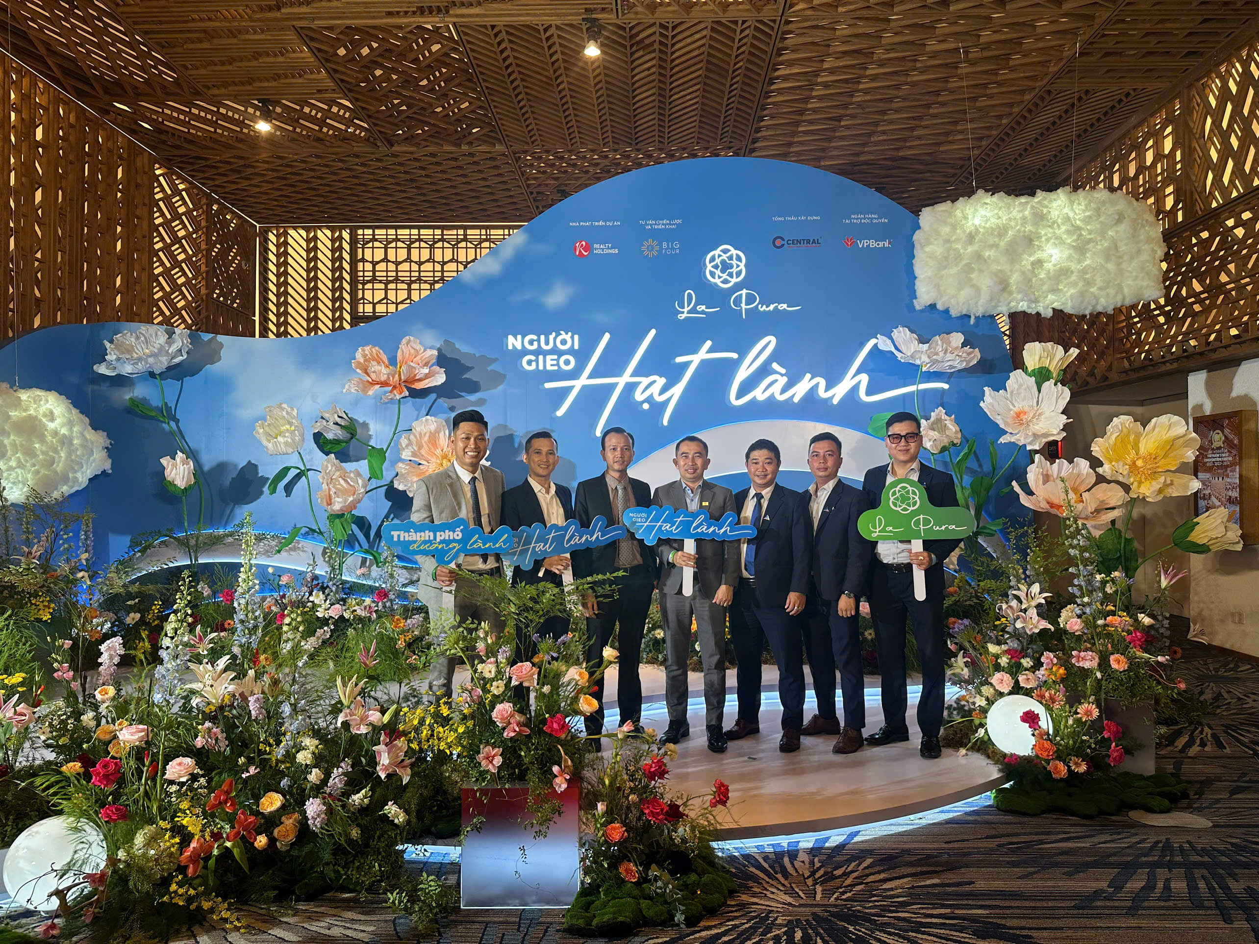 Lãnh Đạo Pitaland tại Lễ Ký Kết Dự án LaPura