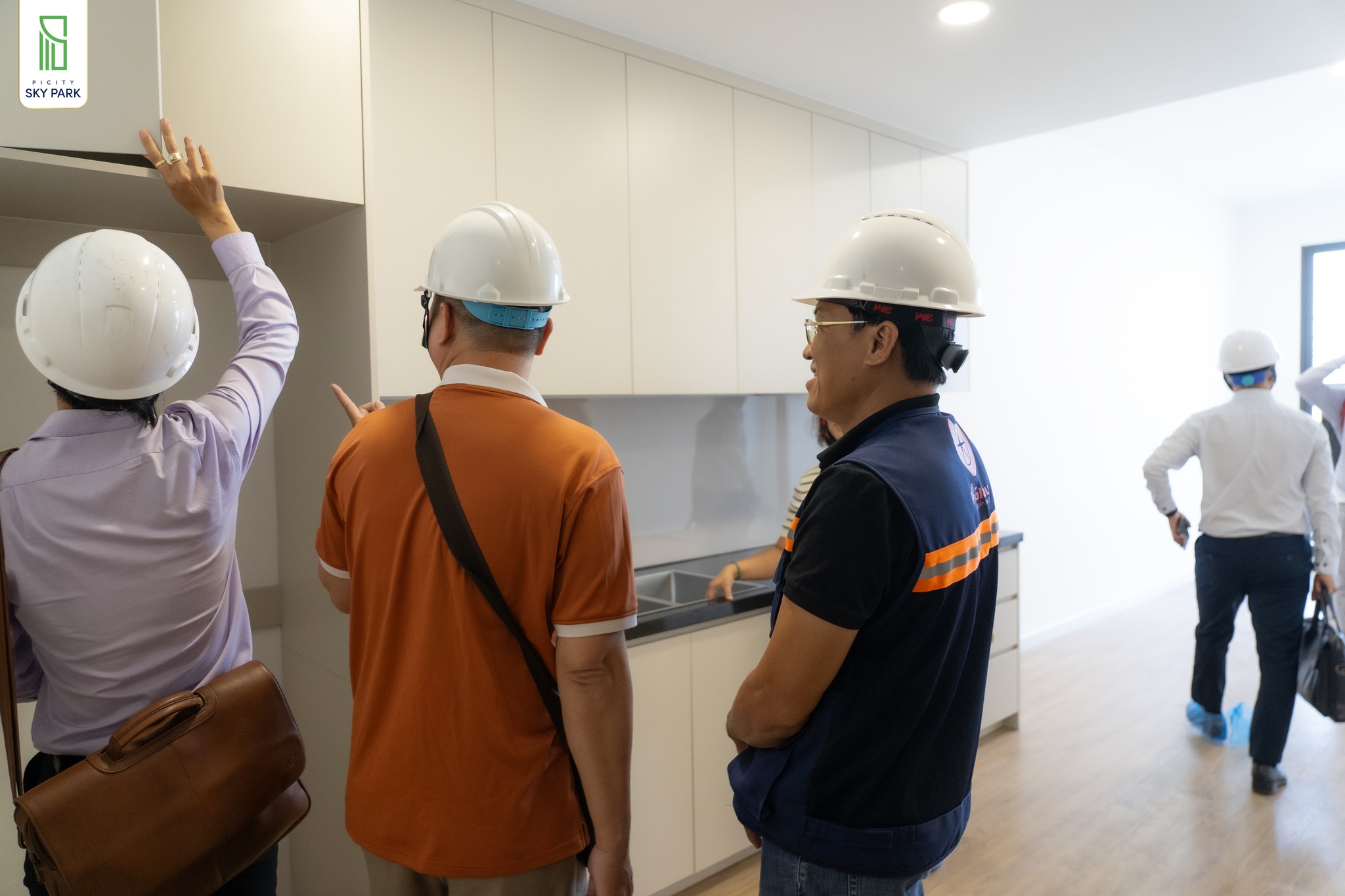 Thăm quan căn hộ thực tế dự án Picity Sky Park